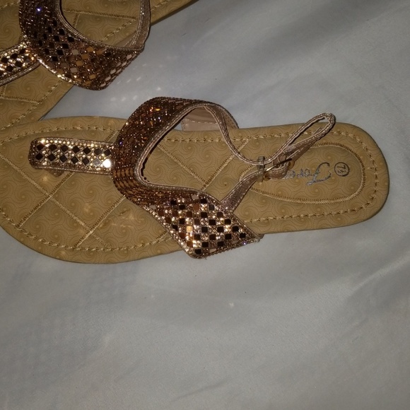 Shoes - Picture 2 of 4